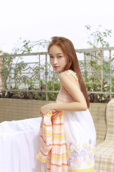 美丽的姑娘播放视频